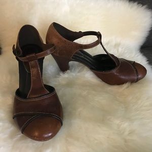 Dr. Scholls retro t-strap pumps